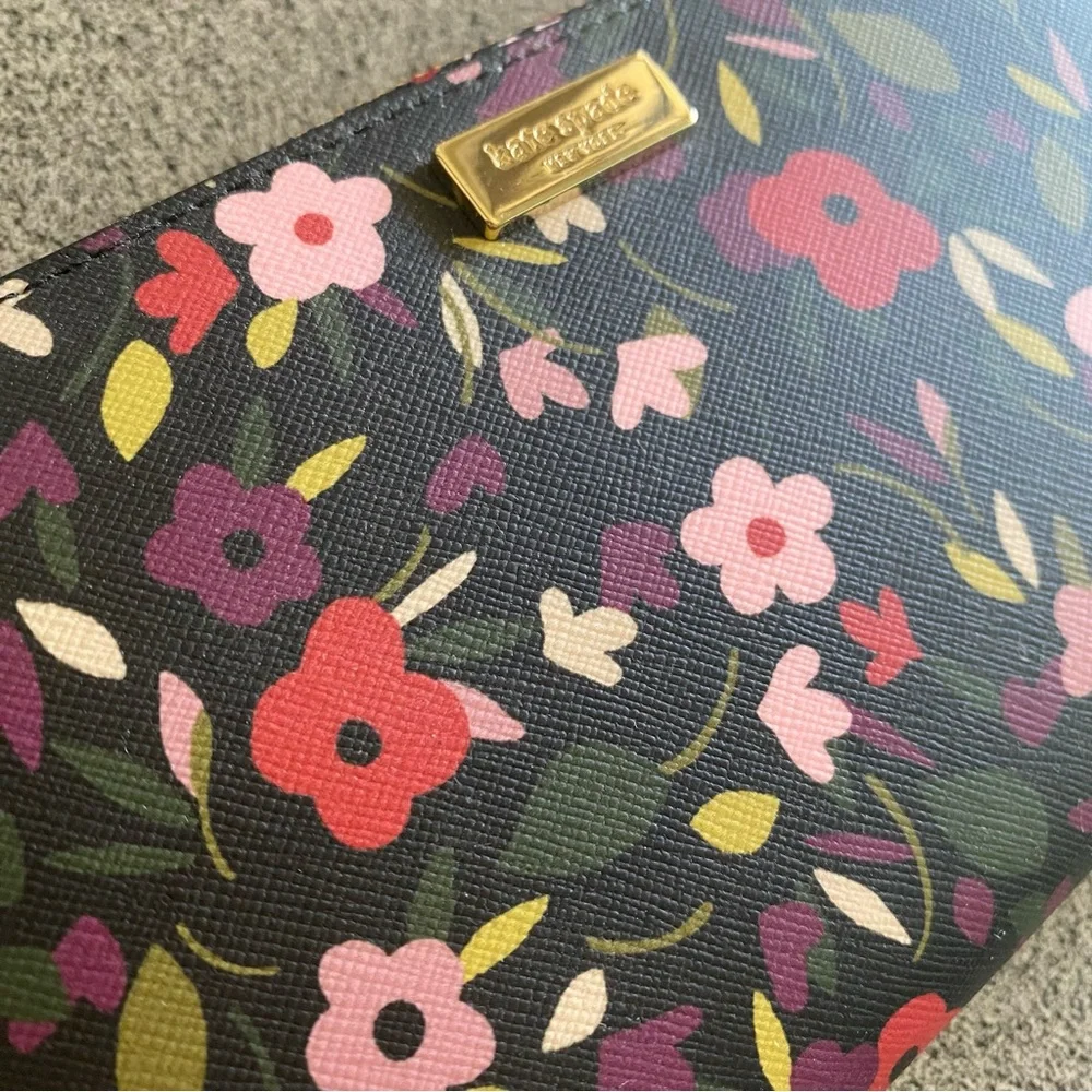 New !! KATE SPADE boho floral wallet ♠️